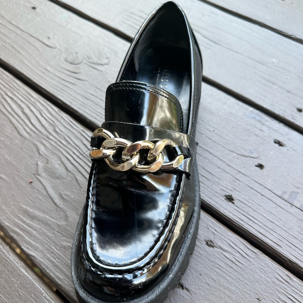 Guess Hillford Lug Sole Loafers Chunky Platform Women’s US 10M Gold Chain - Picture 9 of 11